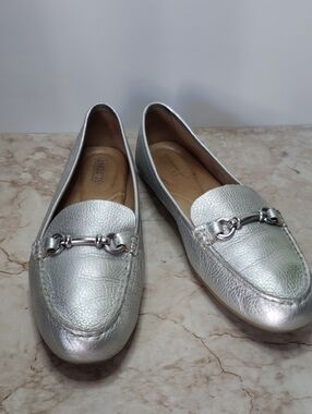 Born Metallic Silver Women's Leather Loafer with Horsebit Accent Size 11